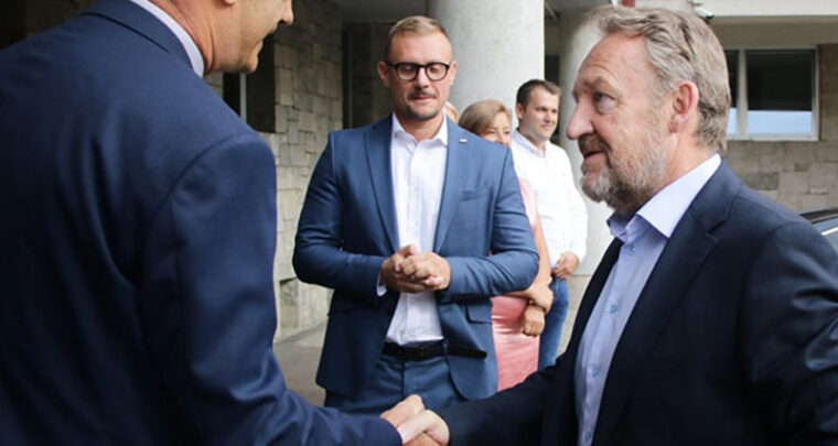 Umjesto konju, Bakir medalju okačio načelniku