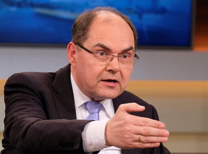 CRISTIAN SCHMIDT SE 'UKINUO'