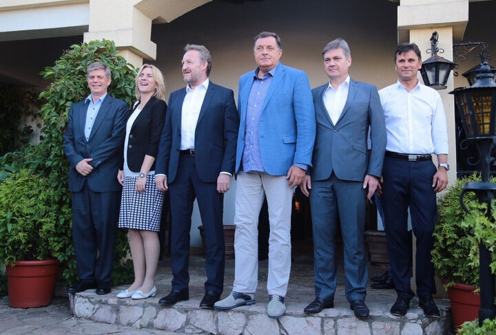 Evropska agenda, kafana 'Barka' i Bakirova varka