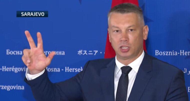 Nesiguran u autu, nesiguran u Sarajevu