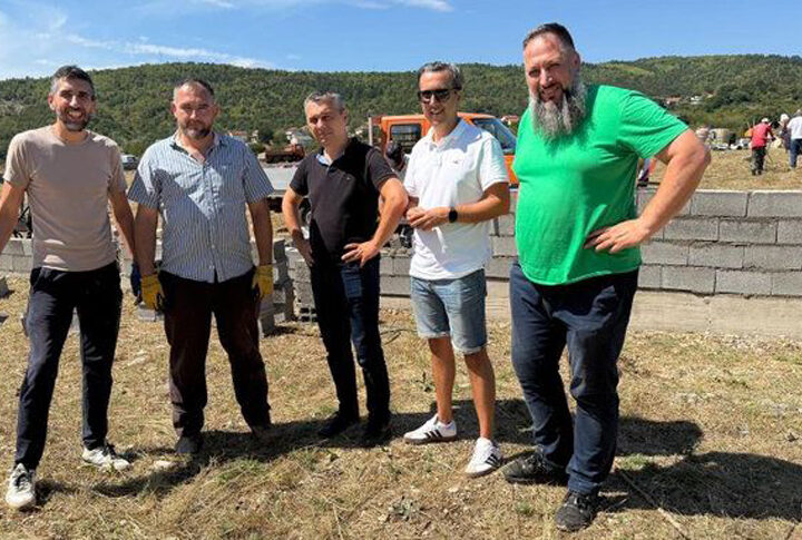 Kaplan zida, federalni ministar poliva, OHR miješa beton