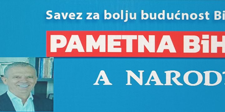 Širok osmijeh, bijeli zub